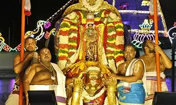 Sri Sundararaja Swamy: హనుమంత వాహనంపై భక్తులను అనుగ్రహించిన శ్రీ సుందరరాజస్వామివారు Sri Sundararaja Swamy: హనుమంత వాహనంపై భక్తులను అనుగ్రహించిన శ్రీ సుందరరాజస్వామివారు