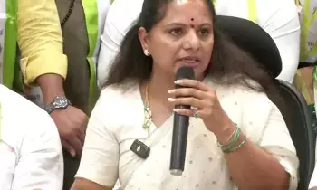 Kalvakuntla Kavitha: బీసీలకు 50% రిజర్వేషన్ల సాధనకు తీవ్ర పోరాటం: తెలంగాణ రక్షణ సేన అధ్యక్షురాలు కల్వకుంట్ల కవిత Kalvakuntla Kavitha: బీసీలకు 50% రిజర్వేషన్ల సాధనకు తీవ్ర పోరాటం: తెలంగాణ రక్షణ సేన అధ్యక్షురాలు కల్వకుంట్ల కవిత