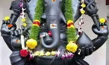 Worship Lord Ganesha: బుధవారం వినాయకుడిని ఇలా పూజిస్తే.. సకల దరిద్రాలు తొలగి, పట్టిందల్లా బంగారమే.. Worship Lord Ganesha: బుధవారం వినాయకుడిని ఇలా పూజిస్తే.. సకల దరిద్రాలు తొలగి, పట్టిందల్లా బంగారమే..