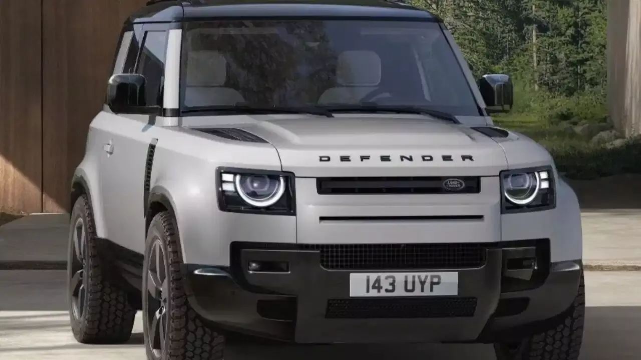 Land Rover : గ్లోబల్ మార్కెట్లోకి సరికొత్త 2026 ల్యాండ్ రోవర్ డిఫెండర్.. అదిరిపోయే లుక్స్తో అదరగొడుతున్న ఎస్యూవీ Land Rover : గ్లోబల్ మార్కెట్లోకి సరికొత్త 2026 ల్యాండ్ రోవర్ డిఫెండర్.. అదిరిపోయే లుక్స్తో అదరగొడుతున్న ఎస్యూవీ