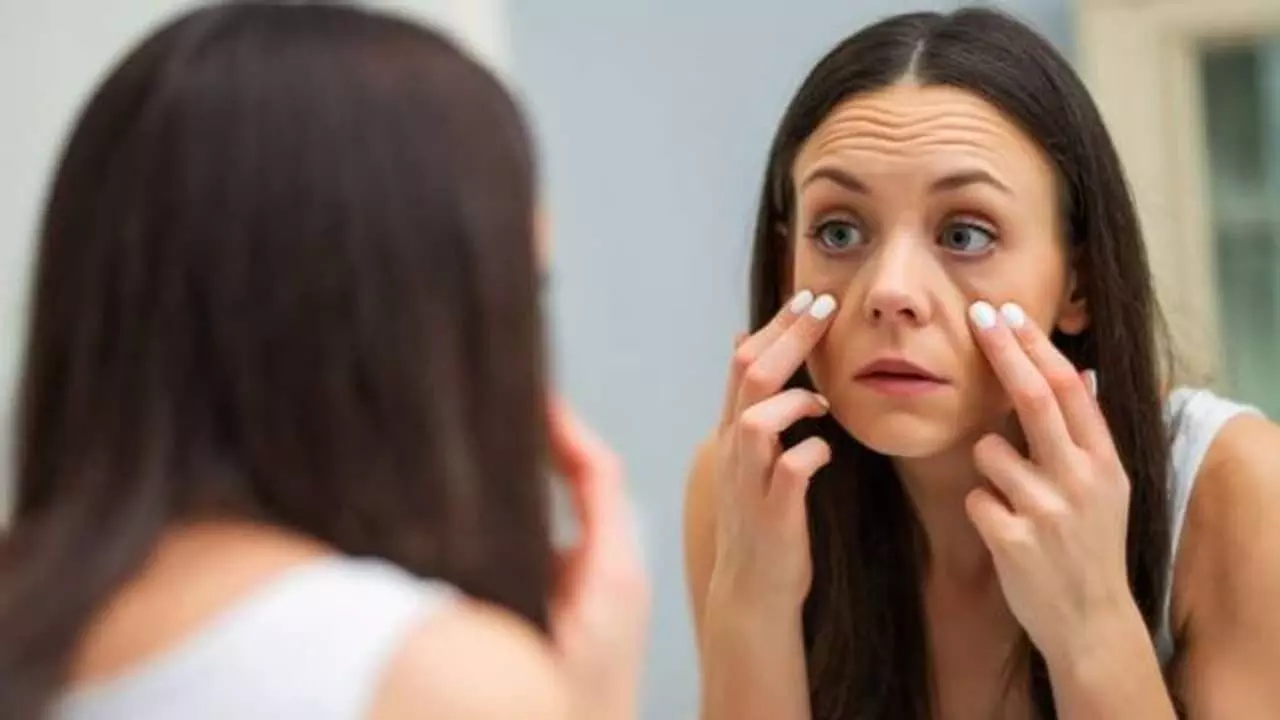 Worried About Facial Wrinkles: ముఖంపై ముడతలతో బాధపడుతున్నారా? ఈ సింపుల్ చిట్కాలతో చెక్ పెట్టండి! Worried About Facial Wrinkles: ముఖంపై ముడతలతో బాధపడుతున్నారా? ఈ సింపుల్ చిట్కాలతో చెక్ పెట్టండి!