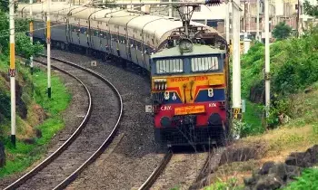 Indian Railways : జేబులో టికెట్ లేకపోయినా రైలు ప్రయాణం ఆగదు.. రైల్వే తెచ్చిన సరికొత్త రూల్ Indian Railways : జేబులో టికెట్ లేకపోయినా రైలు ప్రయాణం ఆగదు.. రైల్వే తెచ్చిన సరికొత్త రూల్