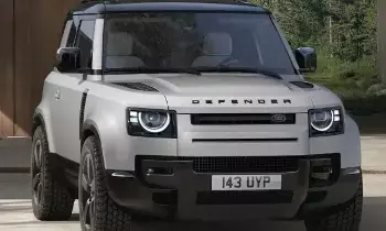 Land Rover : గ్లోబల్ మార్కెట్లోకి సరికొత్త 2026 ల్యాండ్ రోవర్ డిఫెండర్.. అదిరిపోయే లుక్స్తో అదరగొడుతున్న ఎస్యూవీ Land Rover : గ్లోబల్ మార్కెట్లోకి సరికొత్త 2026 ల్యాండ్ రోవర్ డిఫెండర్.. అదిరిపోయే లుక్స్తో అదరగొడుతున్న ఎస్యూవీ