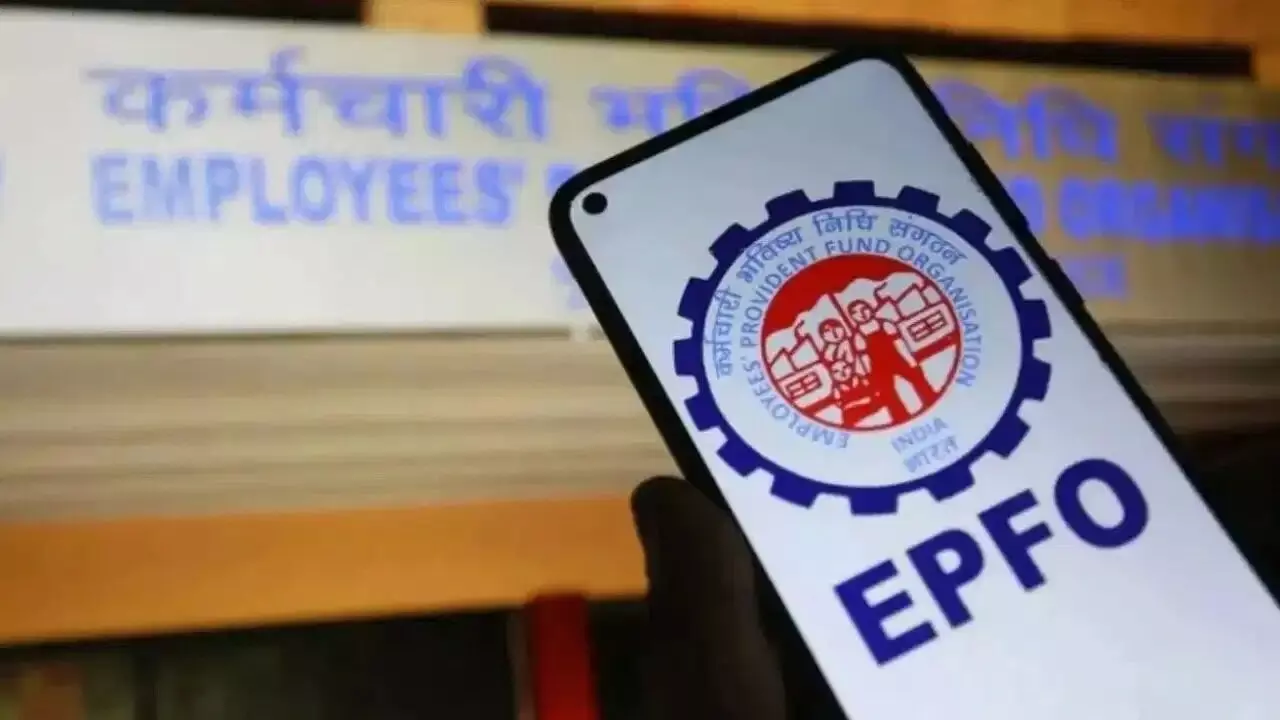 EPFO : పీఎఫ్ ఖాతాదారులకు ఈపీఎఫ్ఓ బంపర్ గిఫ్ట్.. క్లెయిమ్ల నుంచి పెన్షన్ వరకు 10 పెద్ద మార్పులు ఇవే EPFO : పీఎఫ్ ఖాతాదారులకు ఈపీఎఫ్ఓ బంపర్ గిఫ్ట్.. క్లెయిమ్ల నుంచి పెన్షన్ వరకు 10 పెద్ద మార్పులు ఇవే