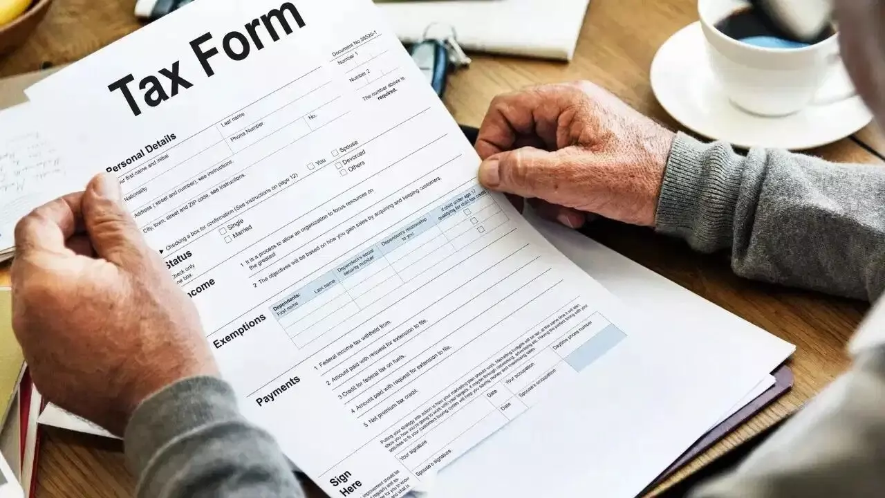 ITR Filing : విదేశాల్లో ప్రాపర్టీ ఉందా? ఐటీఆర్ ఫైల్ చేసే ముందు ఈ సరికొత్త రూల్స్ తప్పక తెలుసుకోండి ITR Filing : విదేశాల్లో ప్రాపర్టీ ఉందా? ఐటీఆర్ ఫైల్ చేసే ముందు ఈ సరికొత్త రూల్స్ తప్పక తెలుసుకోండి