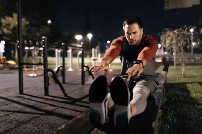 Exercising at Night Affect Your Sleep: రాత్రి వ్యాయామం చేస్తే నిద్ర దూరమవుతుందా? నిపుణులు ఏం చెబుతున్నారు? Exercising at Night Affect Your Sleep: రాత్రి వ్యాయామం చేస్తే నిద్ర దూరమవుతుందా? నిపుణులు ఏం చెబుతున్నారు?