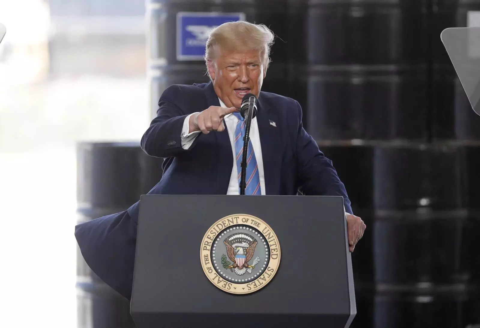 Trump Warns: ట్రంప్ హెచ్చరిక: ఇరాన్పై వేల క్షిపణుల వర్షం కురిపిస్తాం Trump Warns: ట్రంప్ హెచ్చరిక: ఇరాన్పై వేల క్షిపణుల వర్షం కురిపిస్తాం
