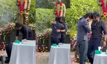 Akhil: లెనిన్ సెలబ్రేషన్స్ ..నాగార్జున హత్తుకుని ఏడ్చేసిన అఖిల్ Akhil: లెనిన్ సెలబ్రేషన్స్ ..నాగార్జున హత్తుకుని ఏడ్చేసిన అఖిల్