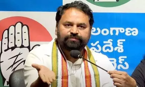 Whip Addanki Dayakar: హరీశ్-ఈటల మధ్య రాజకీయ గుసగుసలు.. భాజపా-బీఆర్ఎస్ కుట్రలా? Whip Addanki Dayakar: హరీశ్-ఈటల మధ్య రాజకీయ గుసగుసలు.. భాజపా-బీఆర్ఎస్ కుట్రలా?