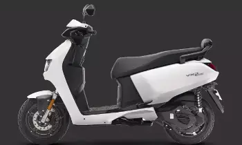 Hero Vida VX2 Plus : హీరో నుంచి సరికొత్త ఎలక్ట్రిక్ స్కూటర్.. సింగిల్ ఛార్జ్తో 187 కిమీల ప్రయాణం Hero Vida VX2 Plus : హీరో నుంచి సరికొత్త ఎలక్ట్రిక్ స్కూటర్.. సింగిల్ ఛార్జ్తో 187 కిమీల ప్రయాణం