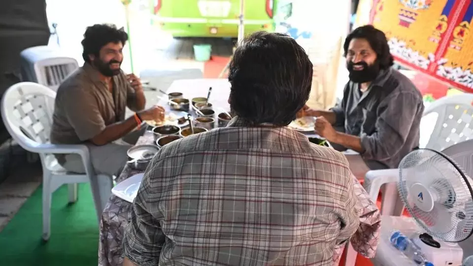 Choreographer Jani Master: శేఖర్ మాస్టర్తో నాకేం గొడవలు లేవు.. చిరంజీవి గారితో కలిసి భోజనం చేశాం- కొరియోగ్రాఫర్స్ జానీ మాస్టర్ Choreographer Jani Master: శేఖర్ మాస్టర్తో నాకేం గొడవలు లేవు.. చిరంజీవి గారితో కలిసి భోజనం చేశాం- కొరియోగ్రాఫర్స్ జానీ మాస్టర్
