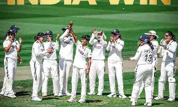 India Create History at Lord’s: లార్డ్స్లో భారత్ విశ్వరూపం.. తొలి మహిళల టెస్టులో ఇంగ్లాండ్పై 270 పరుగుల భారీ విజయం India Create History at Lord’s: లార్డ్స్లో భారత్ విశ్వరూపం.. తొలి మహిళల టెస్టులో ఇంగ్లాండ్పై 270 పరుగుల భారీ విజయం
