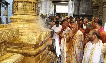 Sri Venkateswara Temple: శ్రీవారి ఆలయంలో శాస్త్రోక్తంగా కోయిల్‌ ఆళ్వార్‌ తిరుమంజనం