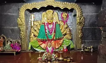 Bhadrakali Ammavaru: వరంగల్లో వైభవంగా ప్రారంభమైన.. భద్రకాళి అమ్మవారి శాకంభరి నవరాత్రి ఉత్సవాలు Bhadrakali Ammavaru: వరంగల్లో వైభవంగా ప్రారంభమైన.. భద్రకాళి అమ్మవారి శాకంభరి నవరాత్రి ఉత్సవాలు