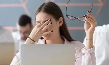 Eyes Feeling Tired: రోజంతా ఫోన్, కంప్యూటర్ చూసి కళ్లు అలసిపోతున్నాయా? Eyes Feeling Tired: రోజంతా ఫోన్, కంప్యూటర్ చూసి కళ్లు అలసిపోతున్నాయా?