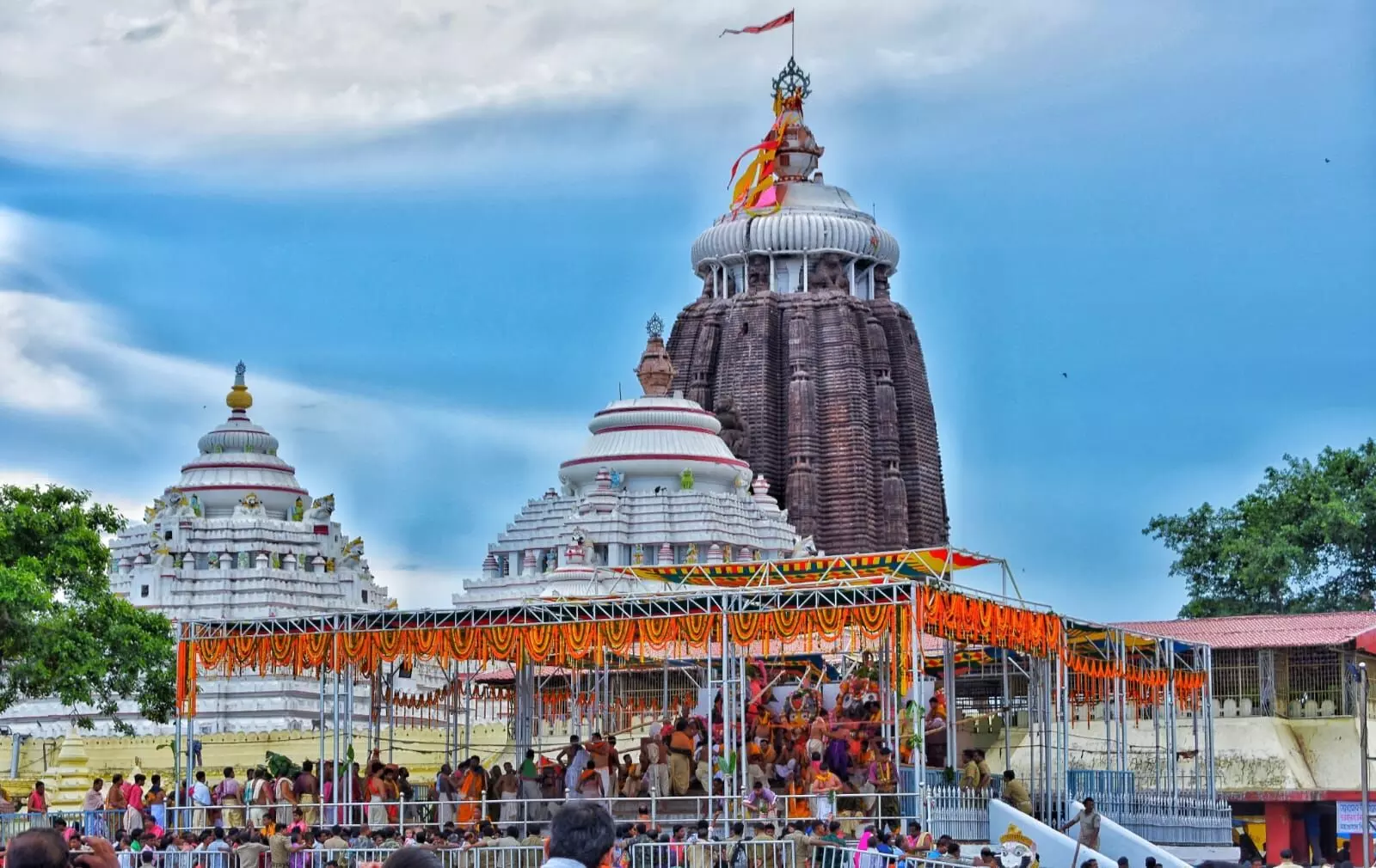 Puri Jagannath Temple: పూరీ జగన్నాథ ఆలయం: పెళ్లికాని జంటలు వెళ్తే విడిపోతారా? రాధమ్మ శాపం అపోహా? నిజమా?.. Puri Jagannath Temple: పూరీ జగన్నాథ ఆలయం: పెళ్లికాని జంటలు వెళ్తే విడిపోతారా? రాధమ్మ శాపం అపోహా? నిజమా?..