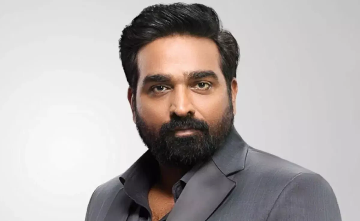 Vijay Sethupathi: డబ్బు కోసమే రంగుల ప్రపంచంలోకి వచ్చా.. విజయ్ సేతుపతి ఎమోషనల్.. Vijay Sethupathi: డబ్బు కోసమే రంగుల ప్రపంచంలోకి వచ్చా.. విజయ్ సేతుపతి ఎమోషనల్..