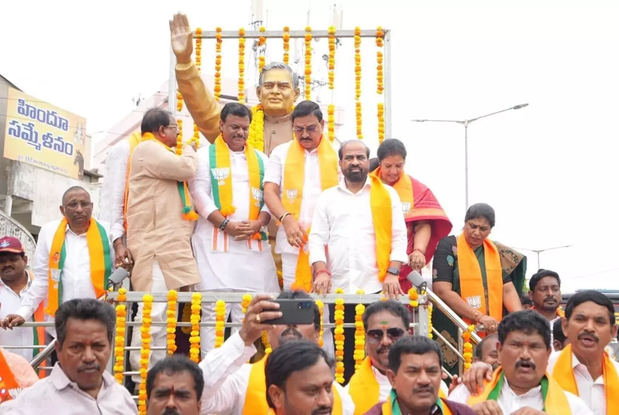 BJP: పోలవరం ప్రాజెక్ట్ను వైకాపా అపహాస్యం చేసింది: భాజపా తీవ్ర విమర్శ BJP: పోలవరం ప్రాజెక్ట్ను వైకాపా అపహాస్యం చేసింది: భాజపా తీవ్ర విమర్శ