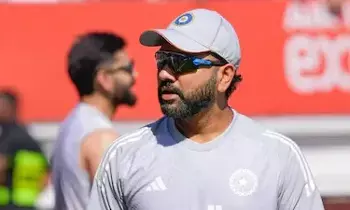 Rohit Sharma: రోహిత్ శర్మపై టీమ్ ఇండియా ఒత్తిడి.. రిటైర్మెంట్ వార్తల్లో నిజమెంత? Rohit Sharma: రోహిత్ శర్మపై టీమ్ ఇండియా ఒత్తిడి.. రిటైర్మెంట్ వార్తల్లో నిజమెంత?