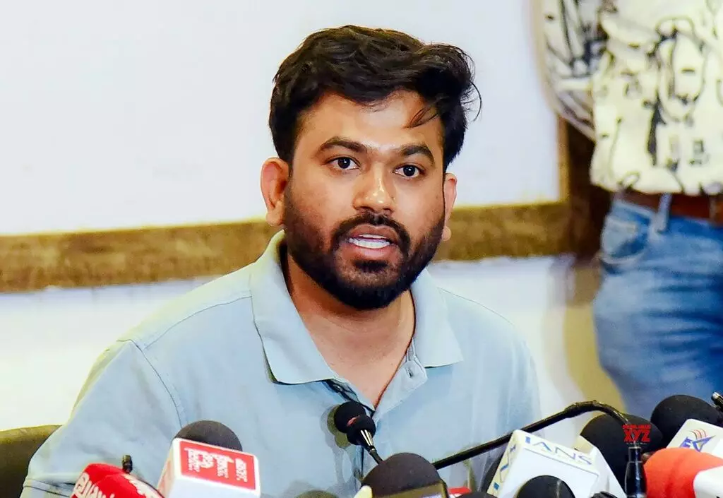 Abhijeet Deepke: మా ఉద్యమం ఆగదు.. నిరాహార దీక్షకు దిగిన అభిజీత్ దీప్కే Abhijeet Deepke: మా ఉద్యమం ఆగదు.. నిరాహార దీక్షకు దిగిన అభిజీత్ దీప్కే
