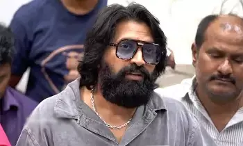 Jani Master: జానీ మాస్టర్కు ఫెడరేషన్ భారీ షాక్.. సినిమాలకు సహాయ నిరాకరణ Jani Master: జానీ మాస్టర్కు ఫెడరేషన్ భారీ షాక్.. సినిమాలకు సహాయ నిరాకరణ