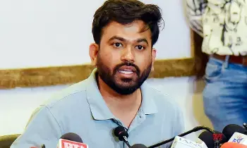 Abhijeet Deepke: మా ఉద్యమం ఆగదు.. నిరాహార దీక్షకు దిగిన అభిజీత్ దీప్కే Abhijeet Deepke: మా ఉద్యమం ఆగదు.. నిరాహార దీక్షకు దిగిన అభిజీత్ దీప్కే