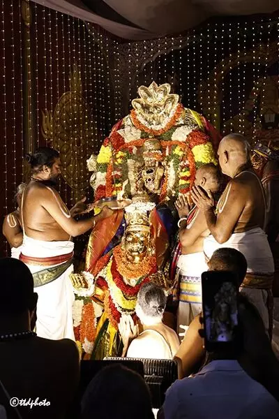 Sri Kalyana Venkateswara Swamy: గరుడ వాహనంపై భక్తులకు అభయమిచ్చిన శ్రీ కల్యాణ వేంకటేశ్వరస్వామి Sri Kalyana Venkateswara Swamy: గరుడ వాహనంపై భక్తులకు అభయమిచ్చిన శ్రీ కల్యాణ వేంకటేశ్వరస్వామి