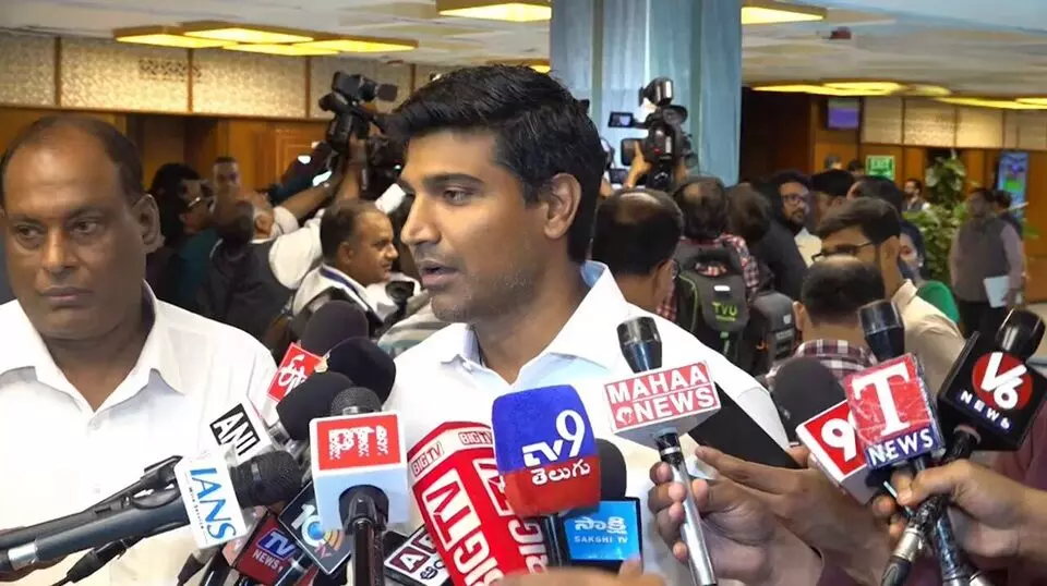 MP Lavu Sri Krishna Devarayalu: కేంద్రం నుంచి నీటి ప్రాజెక్టులకు నిధులు కోరుతున్న తెదేపా MP Lavu Sri Krishna Devarayalu: కేంద్రం నుంచి నీటి ప్రాజెక్టులకు నిధులు కోరుతున్న తెదేపా
