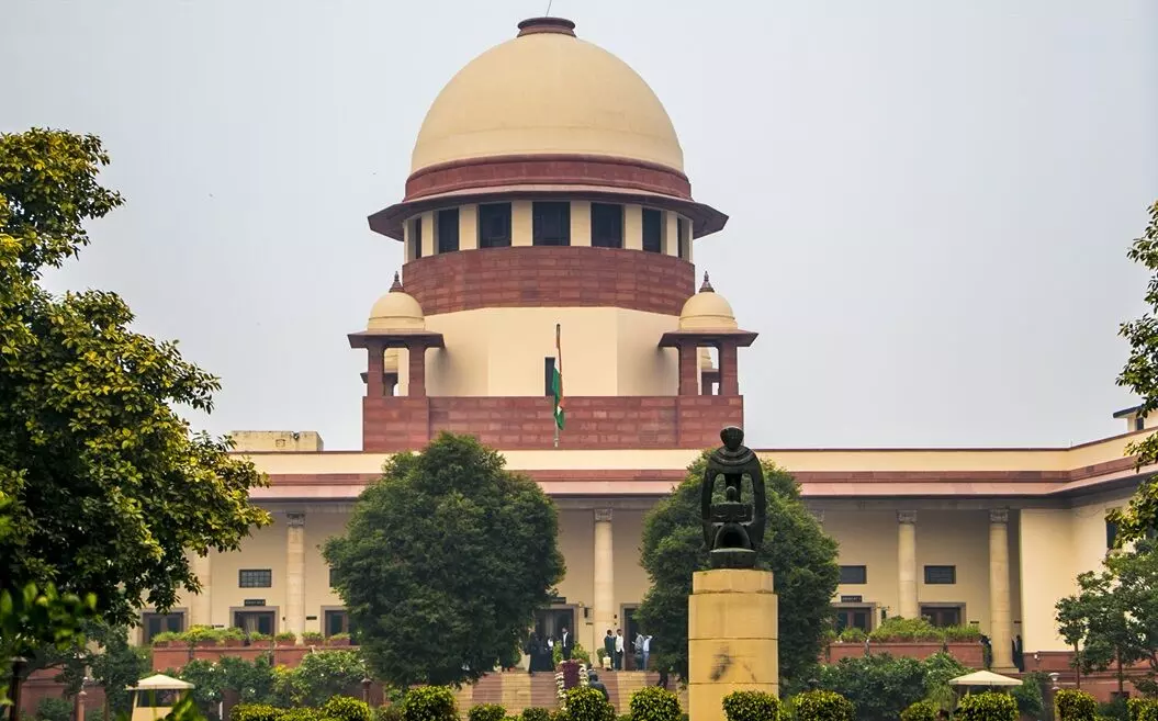Supreme Court: సుప్రీం కోర్టు కేంద్రానికి అల్టిమేటం: 4 వారాల్లోగా గ్యాలెంట్రీ అవార్డు ప్రకటించాలి లేదంటే మేమే ఇస్తాం! Supreme Court: సుప్రీం కోర్టు కేంద్రానికి అల్టిమేటం: 4 వారాల్లోగా గ్యాలెంట్రీ అవార్డు ప్రకటించాలి లేదంటే మేమే ఇస్తాం!