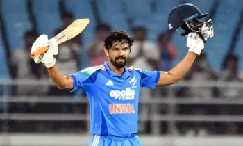 Duleep Trophy: దులీప్ ట్రోఫీ: రుతురాజ్ సారథ్యంలో బరిలోకి వెస్ట్ జోన్.. తుది జట్టు ఇదే! Duleep Trophy: దులీప్ ట్రోఫీ: రుతురాజ్ సారథ్యంలో బరిలోకి వెస్ట్ జోన్.. తుది జట్టు ఇదే!