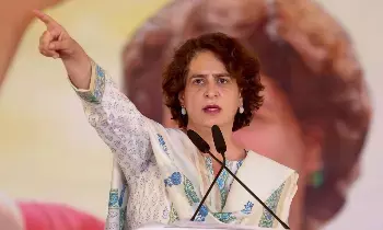 Priyanka Gandhi: ప్రియాంక గాంధీ ఆగ్రహం: విద్యార్థులపై లాఠీఛార్జీ అప్రజాస్వామికం Priyanka Gandhi: ప్రియాంక గాంధీ ఆగ్రహం: విద్యార్థులపై లాఠీఛార్జీ అప్రజాస్వామికం