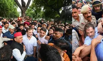 Samajwadi Party President and MP Akhilesh Yadav: అమ్మాయిల దుస్తులు చించేస్తారా? విద్యార్థులతో అమానవీయ ప్రవర్తన సహించేది కాదు: అఖిలేశ్ Samajwadi Party President and MP Akhilesh Yadav: అమ్మాయిల దుస్తులు చించేస్తారా? విద్యార్థులతో అమానవీయ ప్రవర్తన సహించేది కాదు: అఖిలేశ్