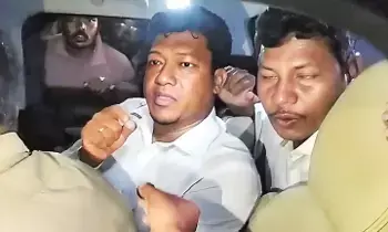 Former Minister Seediri Appalaraju Arrested: మాజీ మంత్రి సీదిరి అప్పలరాజు అరెస్ట్.. కుమారుడి నేరం కప్పిపుచ్చే కుట్రలో ఏ-3 Former Minister Seediri Appalaraju Arrested: మాజీ మంత్రి సీదిరి అప్పలరాజు అరెస్ట్.. కుమారుడి నేరం కప్పిపుచ్చే కుట్రలో ఏ-3