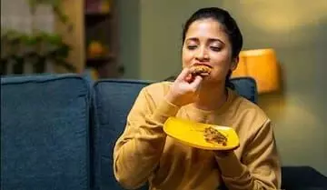 Feeling Hungry Again: తిన్న కాసేపటికే మళ్లీ ఆకలేస్తోందా? నిర్లక్ష్యం చేస్తే ఈ ఆరోగ్య సమస్యలు రావచ్చు.. Feeling Hungry Again: తిన్న కాసేపటికే మళ్లీ ఆకలేస్తోందా? నిర్లక్ష్యం చేస్తే ఈ ఆరోగ్య సమస్యలు రావచ్చు..
