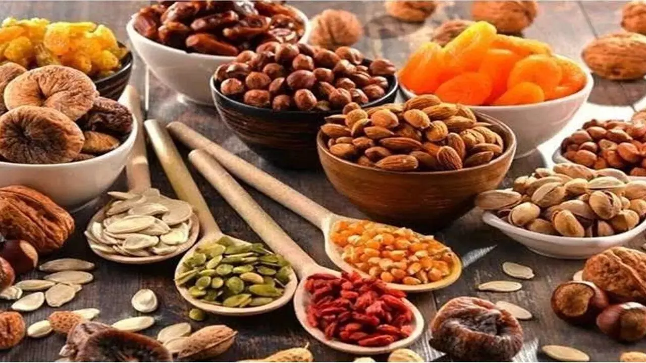 Seeds and Dry Fruits: ఈ 4 విత్తనాలు & డ్రై ఫ్రూట్స్ తింటే అద్భుతమైన ప్రయోజనాలు! Seeds and Dry Fruits: ఈ 4 విత్తనాలు & డ్రై ఫ్రూట్స్ తింటే అద్భుతమైన ప్రయోజనాలు!