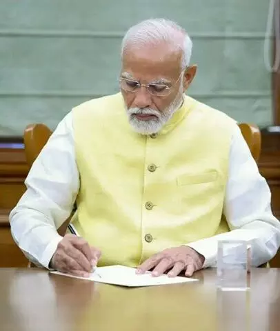 Central Government: పేపర్ లీకులకు కఠిన శిక్షలు: 10 ఏళ్ల జైలు, రూ.10 కోట్ల జరిమానా - క్యాబినెట్ ఆమోదం Central Government: పేపర్ లీకులకు కఠిన శిక్షలు: 10 ఏళ్ల జైలు, రూ.10 కోట్ల జరిమానా - క్యాబినెట్ ఆమోదం