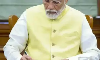 Central Government: పేపర్ లీకులకు కఠిన శిక్షలు: 10 ఏళ్ల జైలు, రూ.10 కోట్ల జరిమానా - క్యాబినెట్ ఆమోదం Central Government: పేపర్ లీకులకు కఠిన శిక్షలు: 10 ఏళ్ల జైలు, రూ.10 కోట్ల జరిమానా - క్యాబినెట్ ఆమోదం