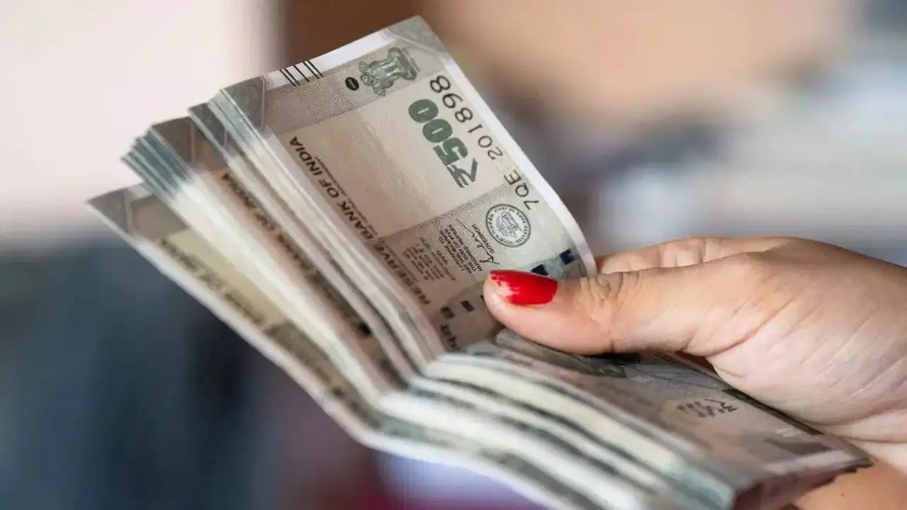Indian Currency : ఆ దేశంలోనూ చెల్లుబాటు కానున్న రూ.200, రూ.500 నోట్లు.. టూరిస్టులకు భారీ ఊరట Indian Currency : ఆ దేశంలోనూ చెల్లుబాటు కానున్న రూ.200, రూ.500 నోట్లు.. టూరిస్టులకు భారీ ఊరట