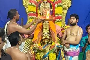 Nandalur Brahmotsavams: నందలూరు బ్రహ్మోత్సవాల్లో ఆధ్యాత్మిక వైభవంగా గరుడ వాహనసేవ Nandalur Brahmotsavams: నందలూరు బ్రహ్మోత్సవాల్లో ఆధ్యాత్మిక వైభవంగా గరుడ వాహనసేవ