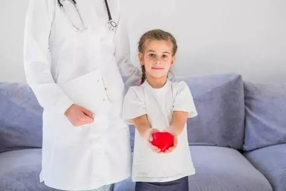 Heart Attack Risks in Children: పిల్లల్లో గుండెపోటు ప్రమాదాలు: కంగారు వద్దు.. అవగాహన పెంచుకోండిహహ Heart Attack Risks in Children: పిల్లల్లో గుండెపోటు ప్రమాదాలు: కంగారు వద్దు.. అవగాహన పెంచుకోండిహహ