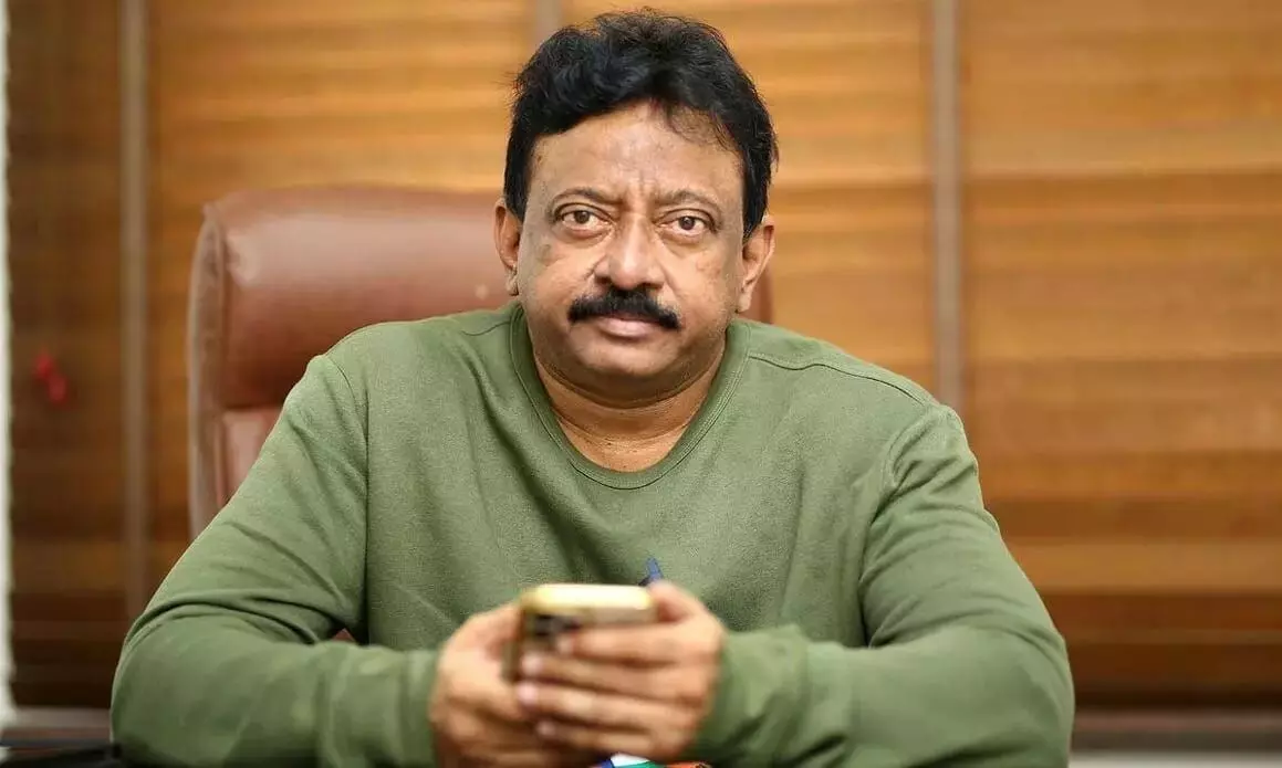 RGV: డిగ్రీలు కాగితాల ముక్కలే.. చదువుల వ్యవస్థకే ఎసరు పెడుతున్న ఏఐ.. ఆర్జీవీ సంచలన వ్యాఖ్యలు RGV: డిగ్రీలు కాగితాల ముక్కలే.. చదువుల వ్యవస్థకే ఎసరు పెడుతున్న ఏఐ.. ఆర్జీవీ సంచలన వ్యాఖ్యలు