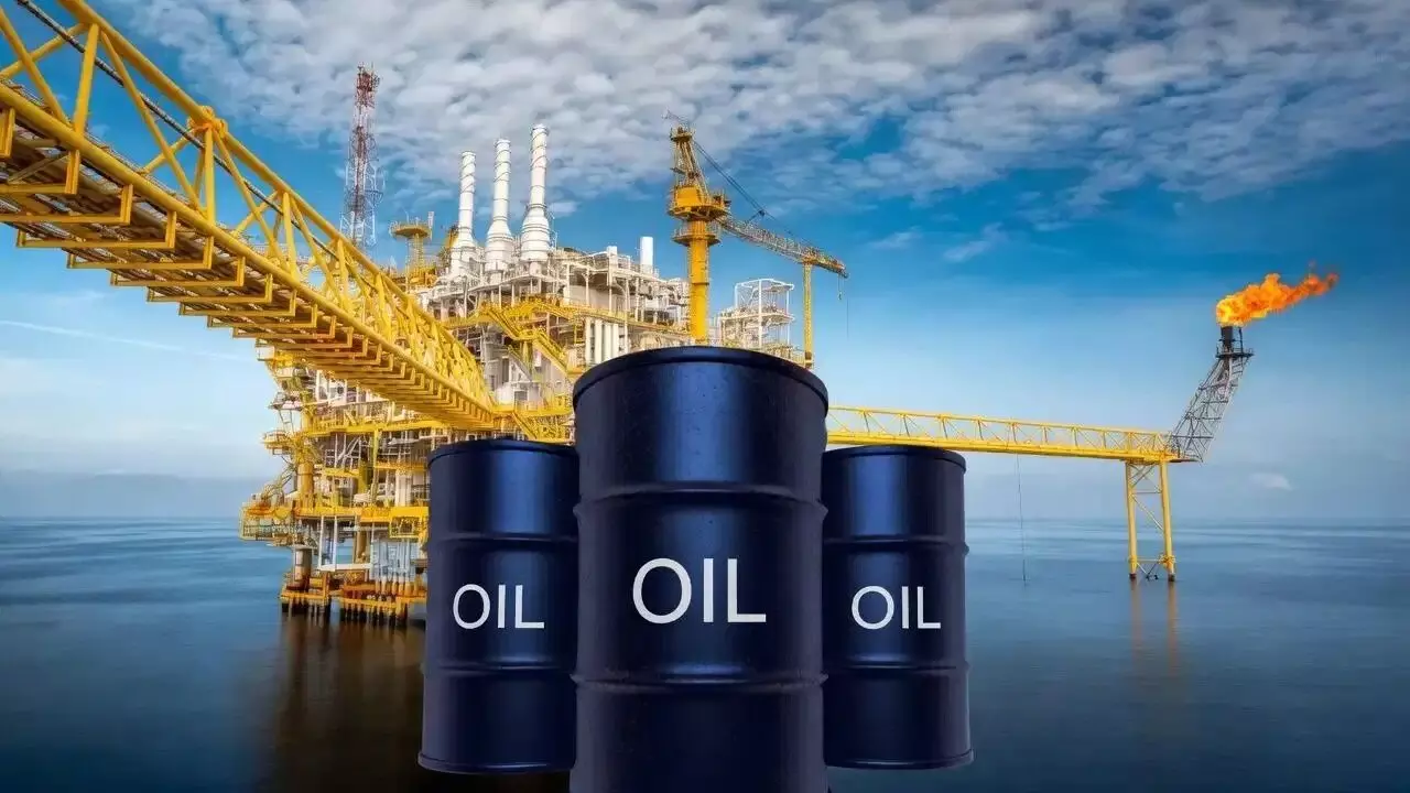 Oil Exploration : ఆయిల్ దిగుమతులకు చెక్.. సముద్రంలో ముడి చమురు వేటకు రూ.80,000 కోట్ల ప్యాకేజ్ Oil Exploration : ఆయిల్ దిగుమతులకు చెక్.. సముద్రంలో ముడి చమురు వేటకు రూ.80,000 కోట్ల ప్యాకేజ్