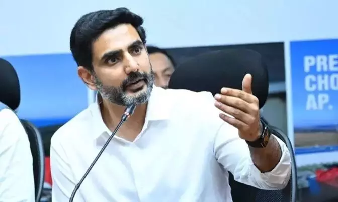 Minister Lokesh: డీఎస్సీ ఆరోపణలపై జగన్తో బహిరంగ చర్చకు సిద్ధం.. అంగన్వాడీలపై విషప్రచారం చేస్తున్నారు: మంత్రి లోకేశ్ Minister Lokesh: డీఎస్సీ ఆరోపణలపై జగన్తో బహిరంగ చర్చకు సిద్ధం.. అంగన్వాడీలపై విషప్రచారం చేస్తున్నారు: మంత్రి లోకేశ్