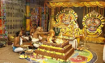 Sri Kapileswara Swamy: శ్రీ కపిలేశ్వరస్వామివారికి వైభవంగా గ్రంధి పవిత్ర సమర్పణ Sri Kapileswara Swamy: శ్రీ కపిలేశ్వరస్వామివారికి వైభవంగా గ్రంధి పవిత్ర సమర్పణ