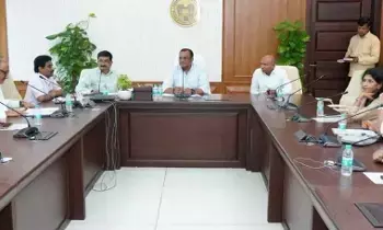 Minister Komatireddy: టీవీ అవార్డులు తెలంగాణ ఆత్మను ప్రతిబింబించాలి.. పేరు, లోగోపై మంత్రి కోమటిరెడ్డి సూచన
