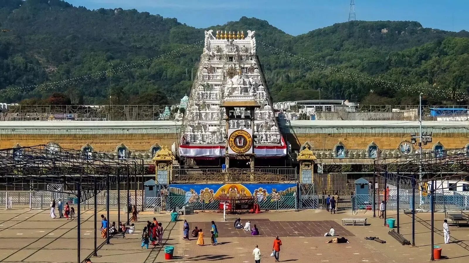 Tirumala Tirupati Devasthanams (TTD): జీవితాంతం వీఐపీ బ్రేక్ దర్శనం.. టీటీడీ క్లారిటీ! Tirumala Tirupati Devasthanams (TTD): జీవితాంతం వీఐపీ బ్రేక్ దర్శనం.. టీటీడీ క్లారిటీ!