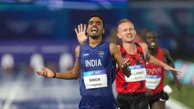Gulveer Singh: పరుగు పందెంలో గుల్వీర్ సింగ్ అద్భుతమైన రికార్డు Gulveer Singh: పరుగు పందెంలో గుల్వీర్ సింగ్ అద్భుతమైన రికార్డు