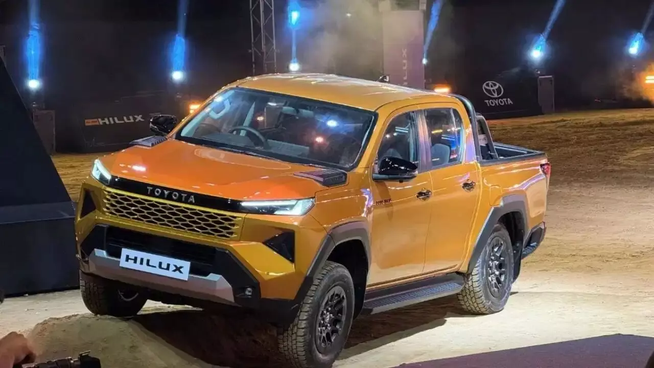 Toyota Hilux : టయోటా నుంచి అదిరిపోయే లైఫ్స్టైల్ పిక్అప్.. లుక్ చూస్తే దెబ్బకి మైండ్ బ్లాంక్ అంతే Toyota Hilux : టయోటా నుంచి అదిరిపోయే లైఫ్స్టైల్ పిక్అప్.. లుక్ చూస్తే దెబ్బకి మైండ్ బ్లాంక్ అంతే