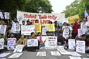 Delhi Government: నీట్ నిరసనకారులపై చట్టపరమైన చర్యలు తీసుకోం: ఢిల్లీ ప్రభుత్వం Delhi Government: నీట్ నిరసనకారులపై చట్టపరమైన చర్యలు తీసుకోం: ఢిల్లీ ప్రభుత్వం