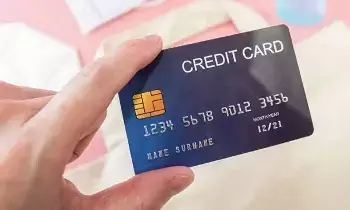 Card Charges : విదేశాల్లో క్రెడిట్, డెబిట్ కార్డ్  వాడకం మరింత ప్రియం.. చార్జీలు భారీగా పెంచిన బ్యాంకులు
